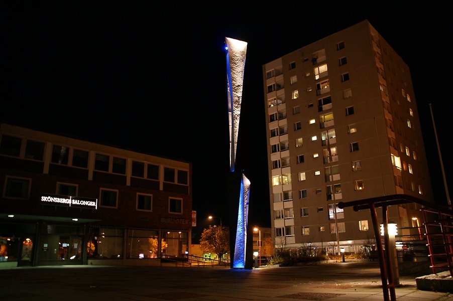 Skulpturen Spiral reflex i Skönsberg.
